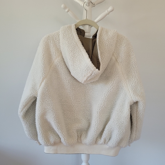 REVERSIBLE 2 Way Cozy Cream & Olive Teddy Bomber Jacket - Picture 4 of 15